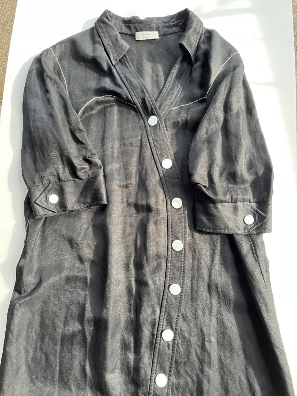 Sandro Kunga black dress snap-front closure with contrasting white buttons - Picture 3 of 13